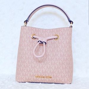 Michael Korz small bucket bag